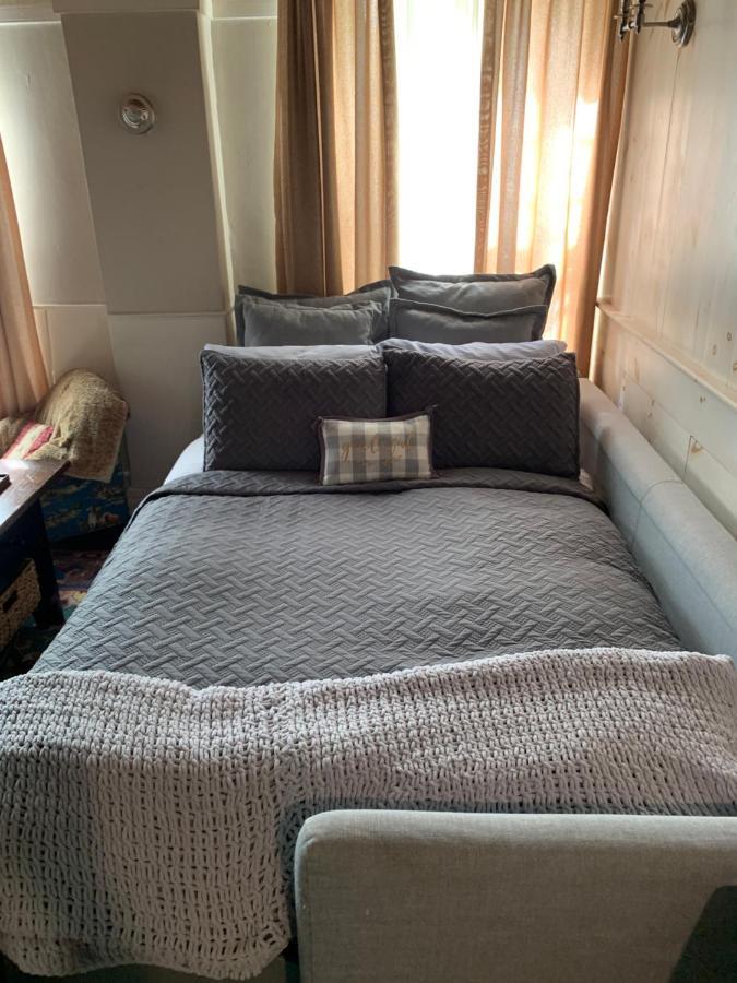 Innkeeper'S Place B&B Stafford Экстерьер фото