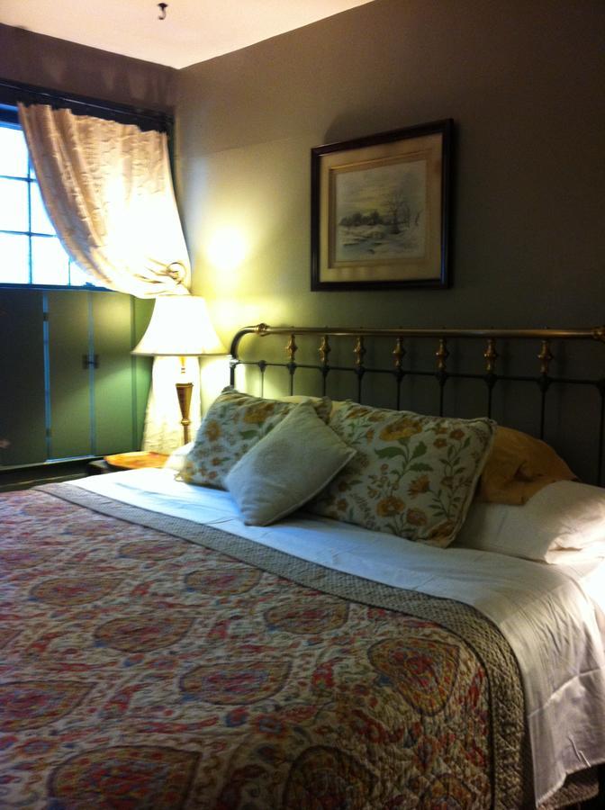 Innkeeper'S Place B&B Stafford Экстерьер фото
